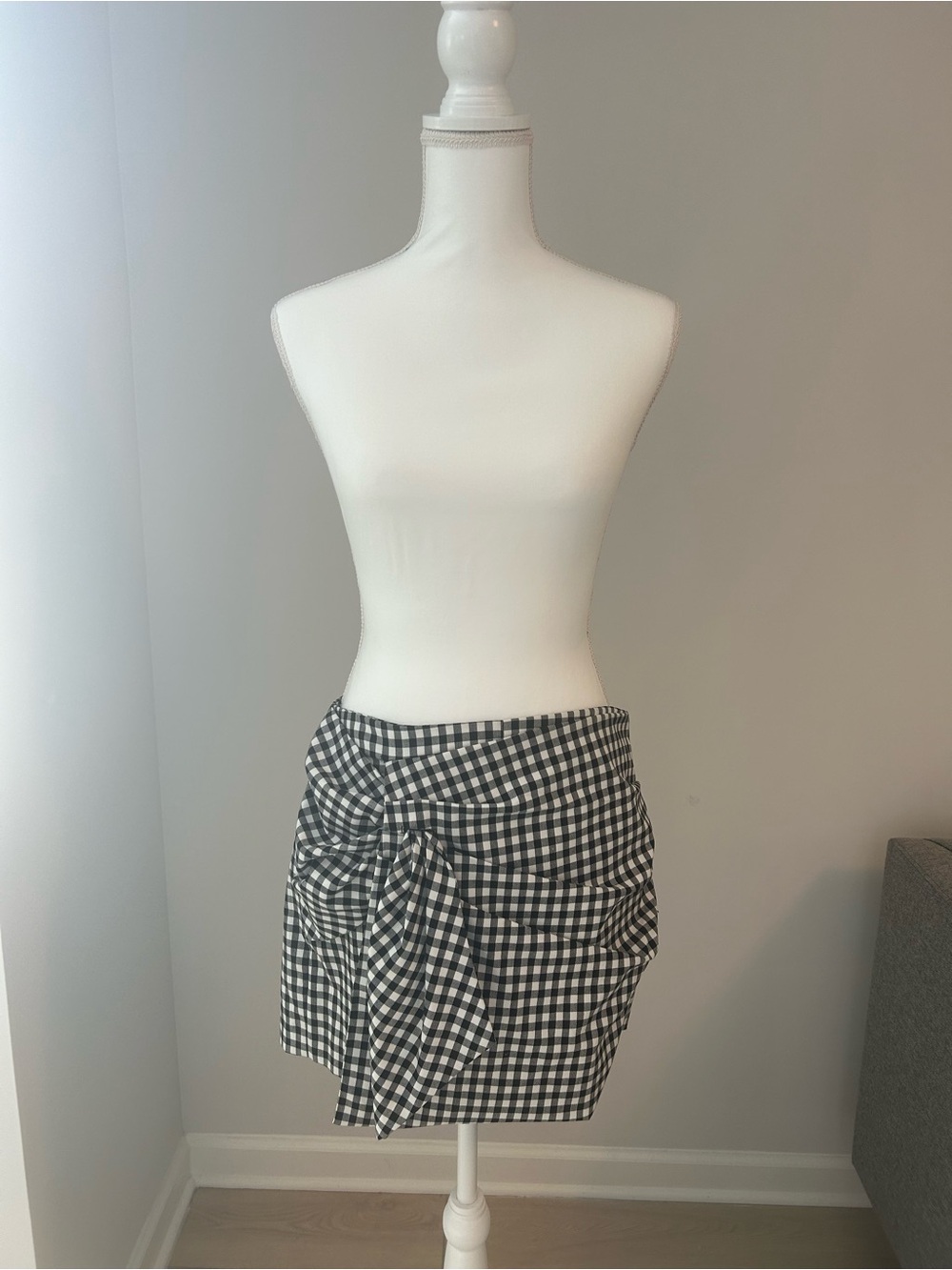 ZARA SKORT SIZE L GINGHAM BLACK AND WHITE